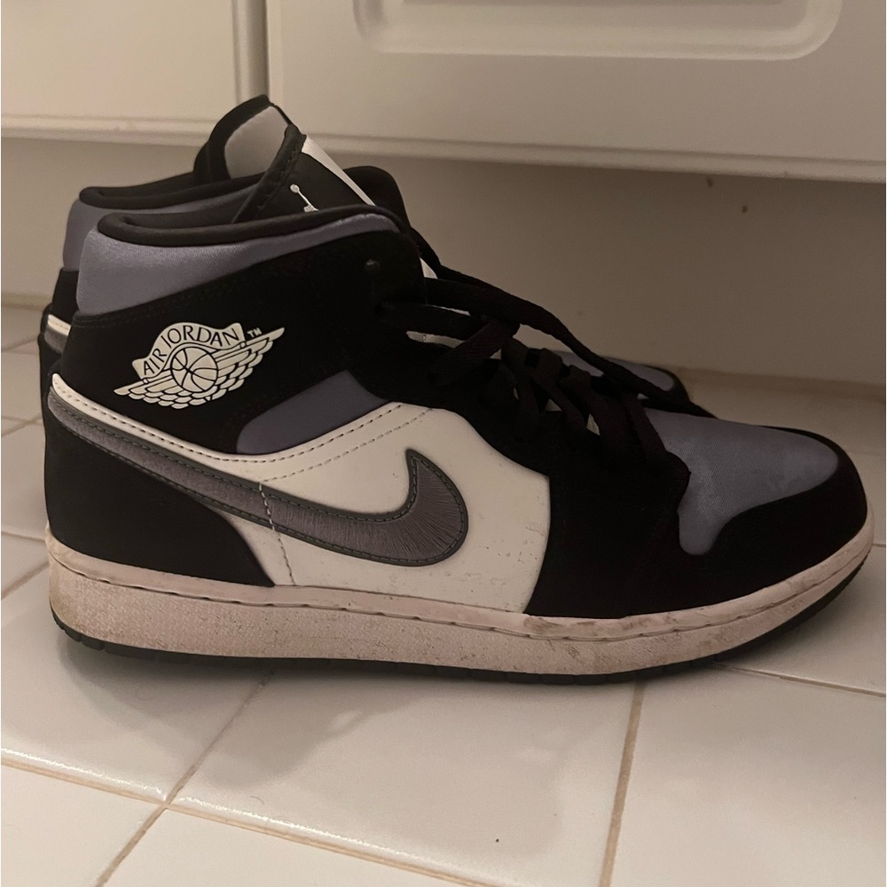 Jordan 1 mids grey and black color way